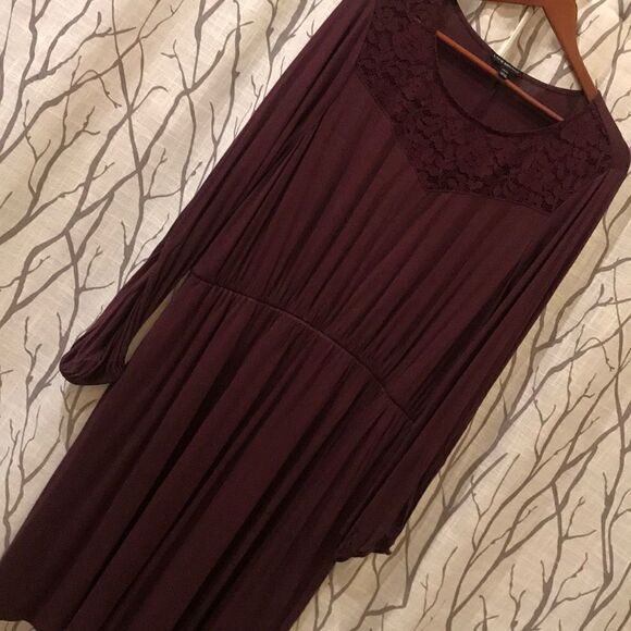 Lane Bryant Maroon Lace Trim Dress - Size 14/16 - Picture 2 of 7